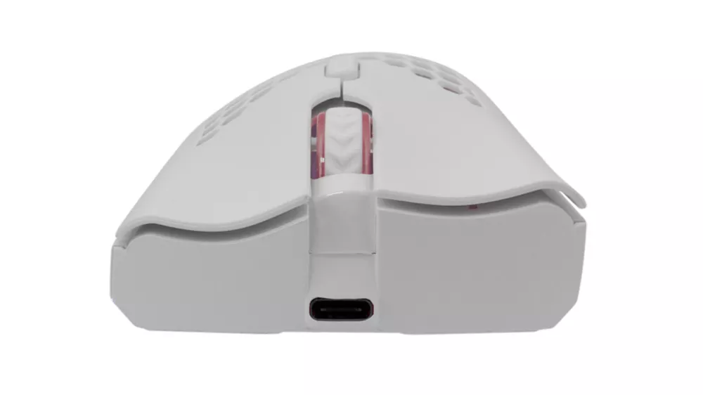 Myš White Shark WGM-5012 Lionel White v bielom prevedení na neutrálnom pozadí zobrazujúca kompaktný ergonomický dizajn